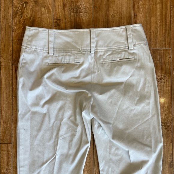 ANN TAYLOR Women’s Tan Capri Signature Fit Low on Waist Pant Size 4 - Picture 8 of 9